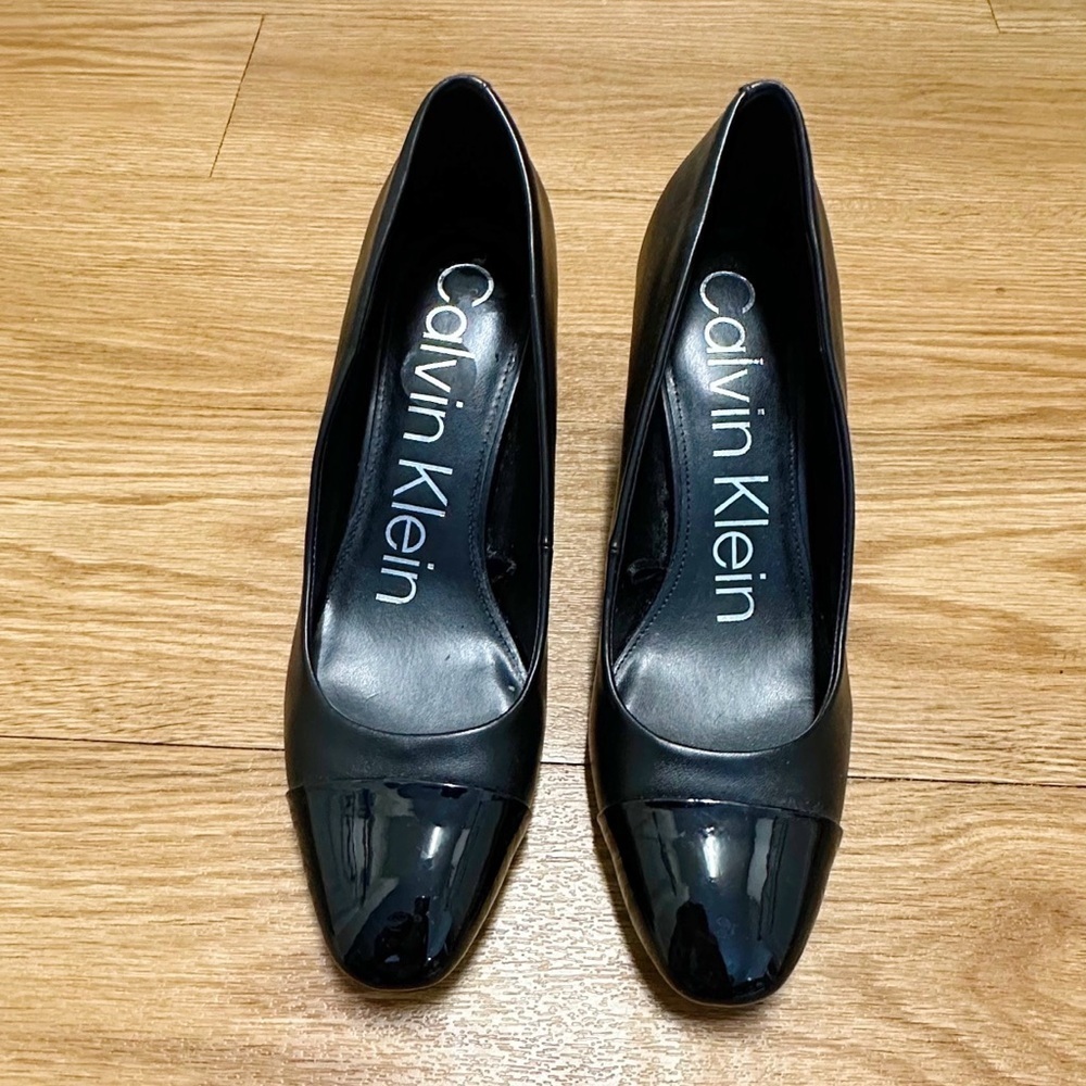 Calvin Klein tone two black pumps - Picture 7 of 10